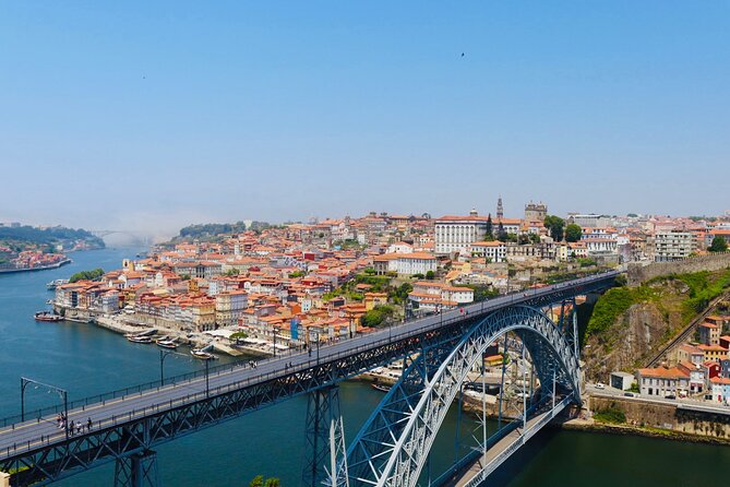 Private Walking Tour in Porto with Optional Lello Bookshop Ticket - Livraria Lello: why the included ticket is a real value