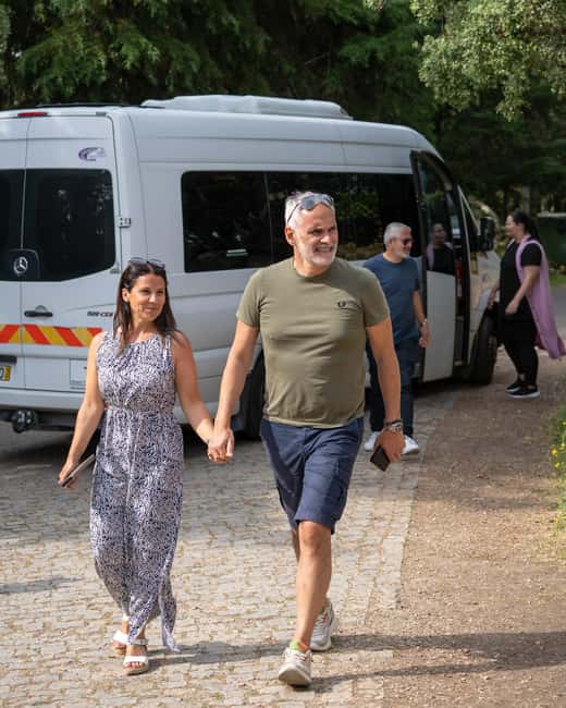 Régua: Wine Tasting at a Farm, Traditional Lunch, Cruise and Train - Pinhão free time and the train back along the riverbank