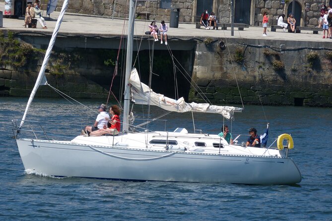 Sailing boat trip on the coast of Porto and on the river Douro - When the sails go up (and when they don’t)