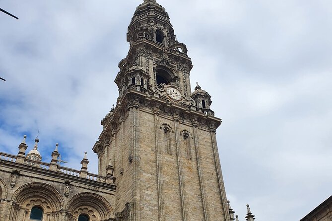 Santiago de Compostela and Cathedral Private Tour From Porto - Driver and Guide Style: What to Expect From the Human Factor