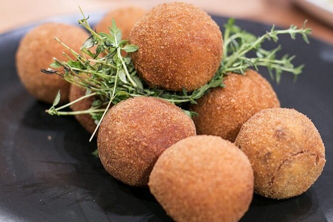 Semi - Private Oporto Food Tour - Rua das Flores: the street behind the flowers, plus nata