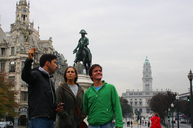 Small-group Porto's Roots Walking Tour - Stop 1: Catedral do Porto and medieval Porto’s growth