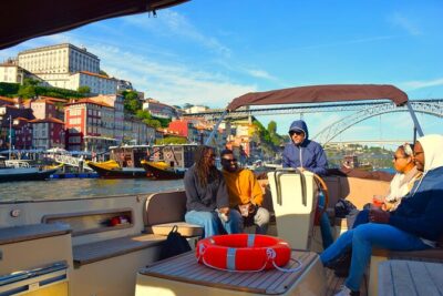 Small-Group Six Bridges Douro River Cruise in Porto with Drinks - Arrábida Bridge: 1963 concrete arches, up close