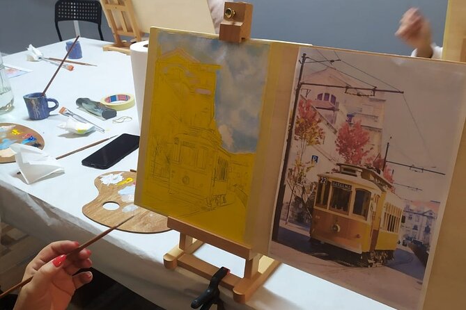 Small Painting Group with a Local Artist in Porto - Porto as your subject: using city colors without turning your painting into a copy