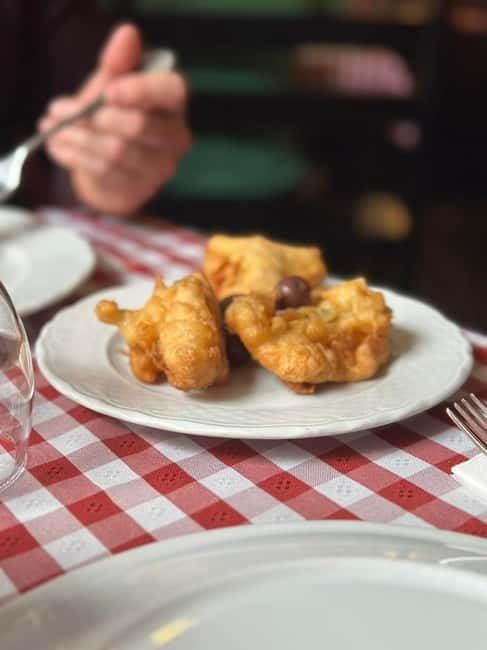 Taste of Porto: The Ultimate Full Meal Portuguese Food Tour - Guides who make the food make sense (and keep it fun)