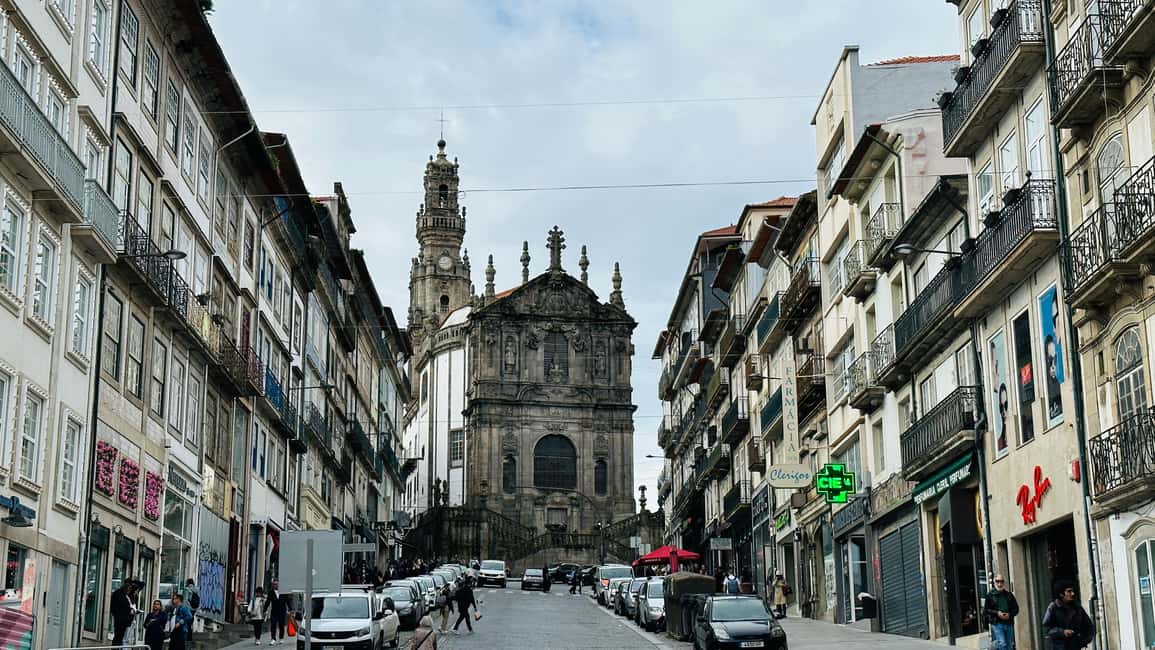 The Beautiful Story of Porto: Guided Tour with Entry Tickets - Clérigos Church: iconic views with a real explanation