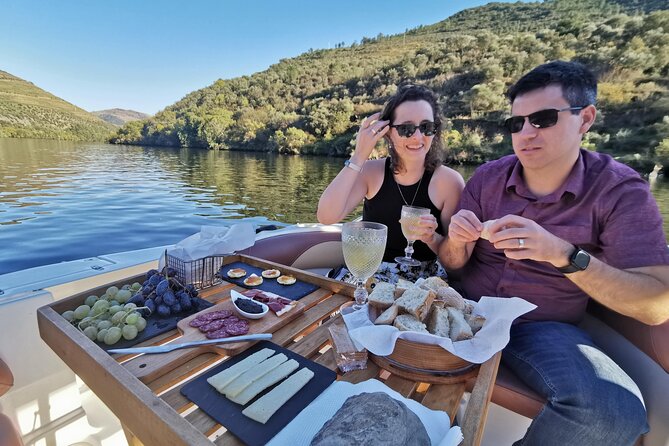 The Luxury Douro tour - The Private Boat Ride Toward Pinhão: Calm Time on Real Water