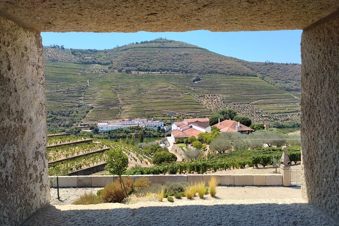 Tour- Douro Wine Region- The Douro Wine Route - Stop 1: Pinhão and a 45-minute river cruise start
