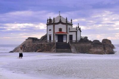 Tour / transfer Lisbon /Porto /Porto/Lisbon with several stops - Price and What You Actually Get for $939.21 (Up to 7 People)