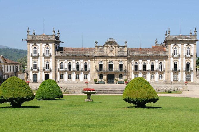 Vinho Verde Private Wine-Tour (All Inclusive) - Merufe wine lunch: DOC pairings that make the meal count