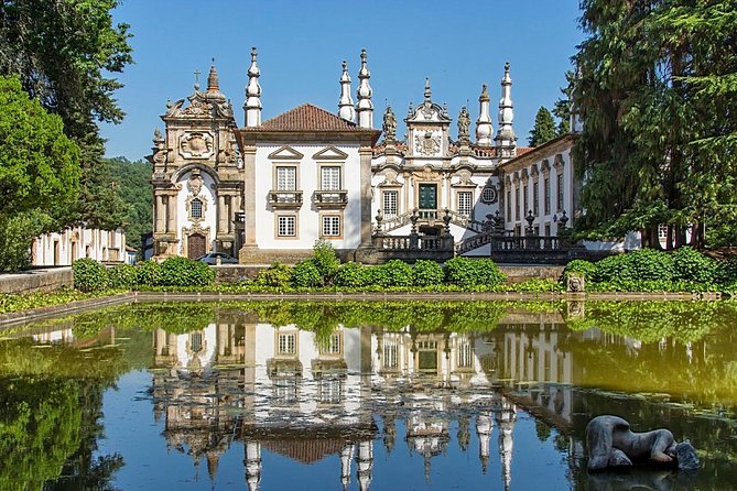 Vintage car ride in Vila Real - A classic-car route that actually explains Vila Real
