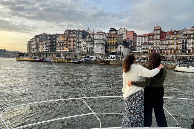 Yacht Cruise Excursion to 6 Bridges on the Douro - Onboard mood: music, wine, and the real reason the photos feel better